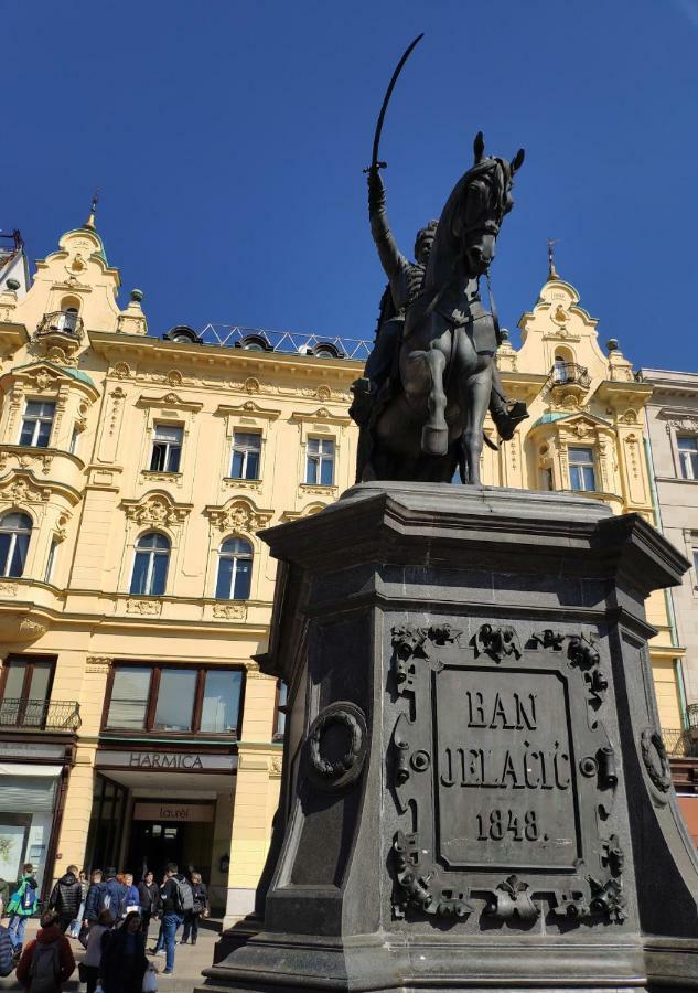 Luxurios And Historic Apartment "Shine" - Right On The Main Square Zagreb Extérieur photo