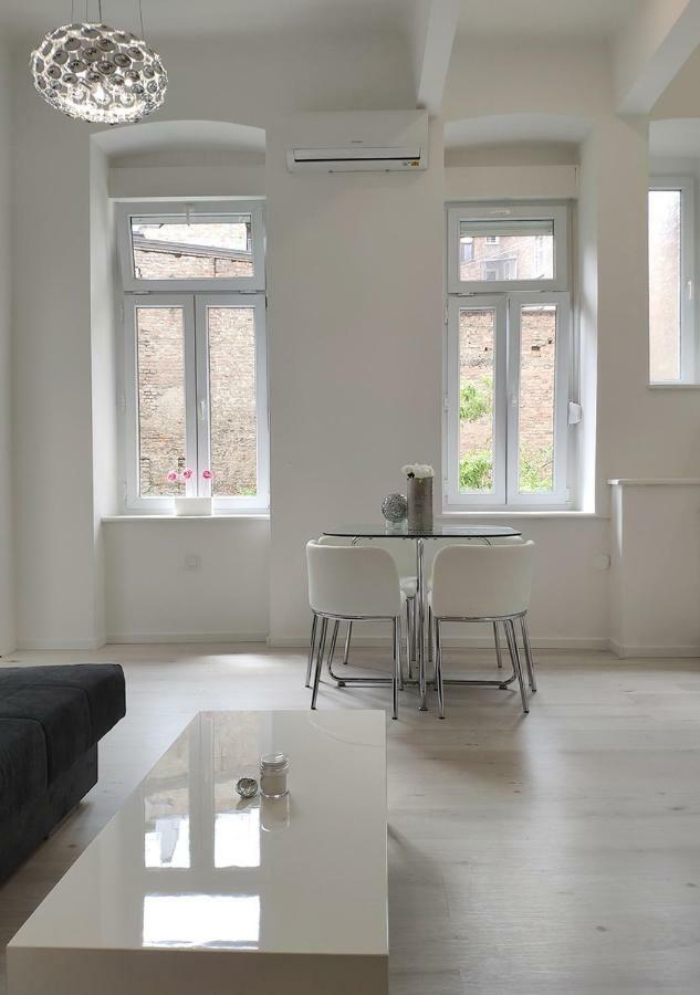 Luxurios And Historic Apartment "Shine" - Right On The Main Square Zagreb Extérieur photo